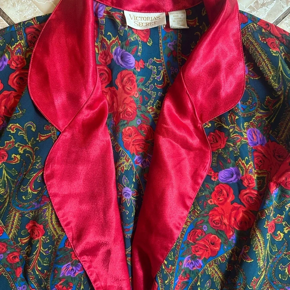 Vintage Victoria Secret Floral Red Robe - Picture 6 of 15